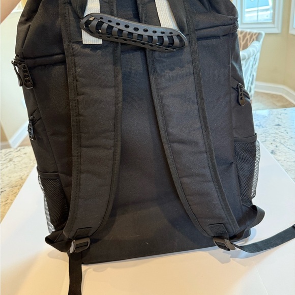 Hard Work Sports Basketball Backpack with Ball Compartment Spacious Shoe Storage - Picture 8 of 10